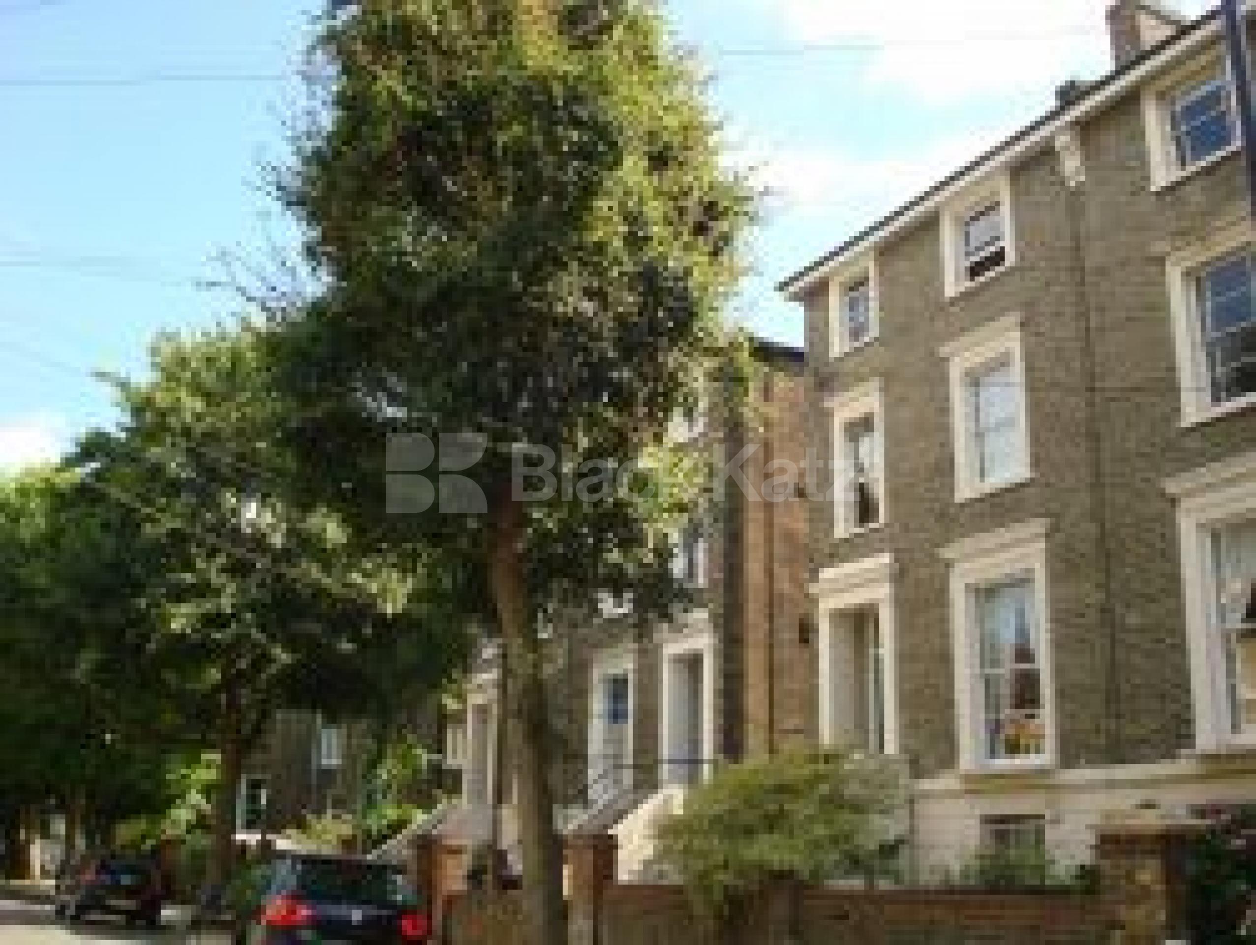 			MUST BE SEEN!, 3 Bedroom, 1 bath, 1 reception Flat			 Cantelowes Road, CAMEN NW1 Nw1